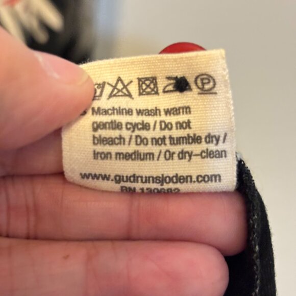 Gudrun Sjoden Black Red Cat Print Button Front Long Sleeve Tunic Top - Picture 9 of 10